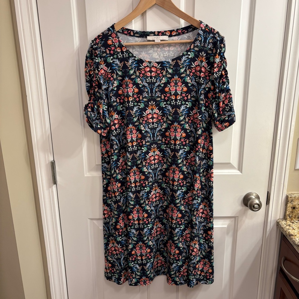 LOFT Plus Vibrant Floral Ruched Sleeve Swing Dress